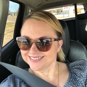 Meet your Posher, Bobbie-david